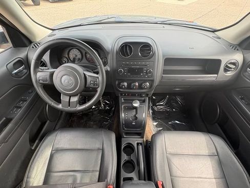 Used 2015 Jeep Patriot High Altitude AWD/4WD image 10