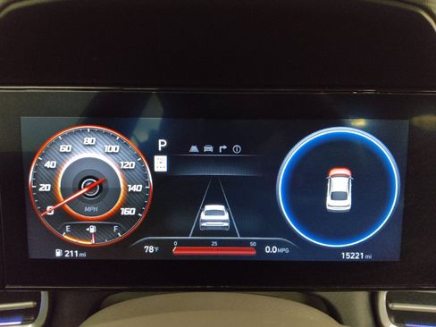 Used 2025 Hyundai Elantra SEL FWD image 23
