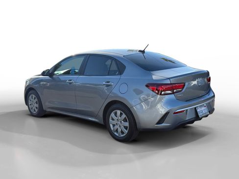 Used 2022 Kia Rio S image 3