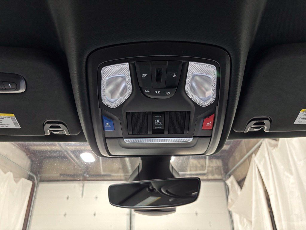 Used 2022 RAM 1500 Big Horn AWD/4WD image 37