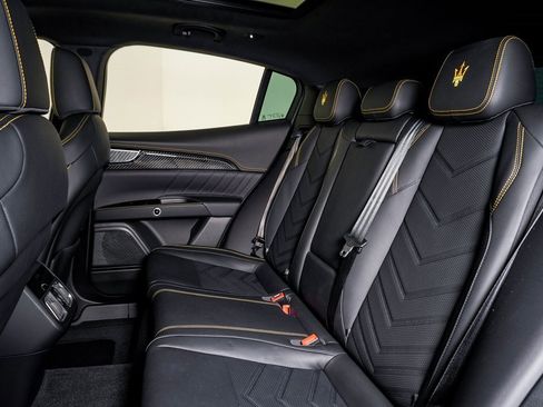 Certified 2024 Maserati Grecale Trofeo image 17