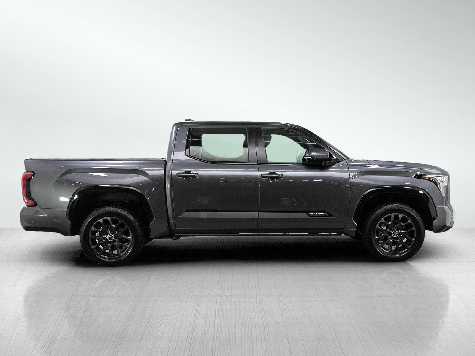 Used 2024 Toyota Tundra Platinum AWD/4WD image 6