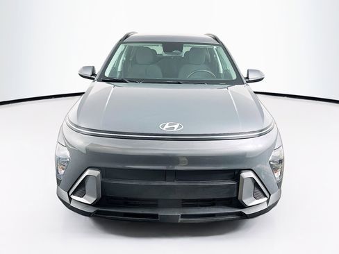 Used 2025 Hyundai Kona SEL image 2