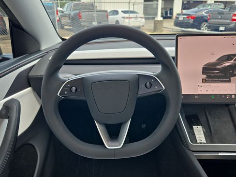 Used 2026 Tesla Model Y 2WD image 16