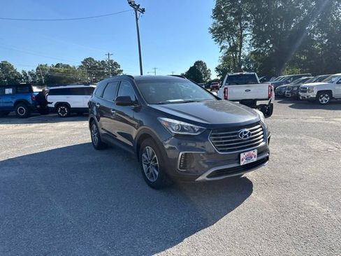 Used 2017 Hyundai Santa Fe SE FWD image 9