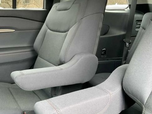 Used 2026 Ford Explorer Active AWD/4WD image 40