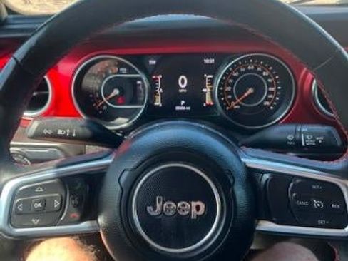 Used 2023 Jeep Gladiator Rubicon w/ Cold Weather Group AWD/4WD image 8