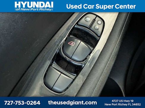 Used 2018 Nissan Leaf SV w/ SV Technology Package image 30