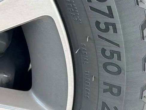 Used 2023 Land Rover Range Rover SE image 29