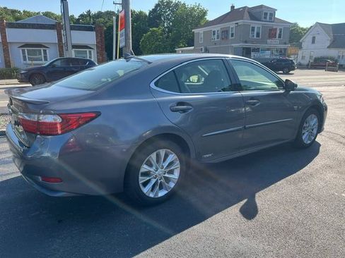 Used 2013 Lexus ES 300h w/ Luxury Pkg FWD image 3