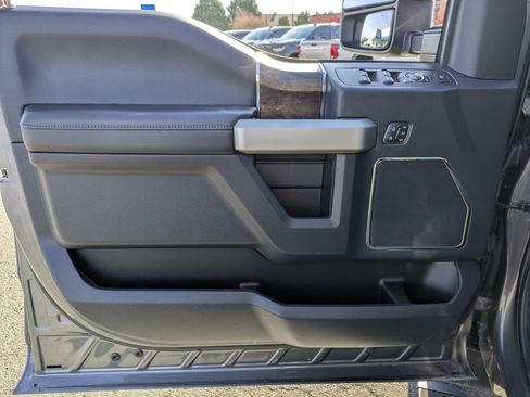 Used 2022 Ford F250 Lariat w/ Lariat Value Package image 12