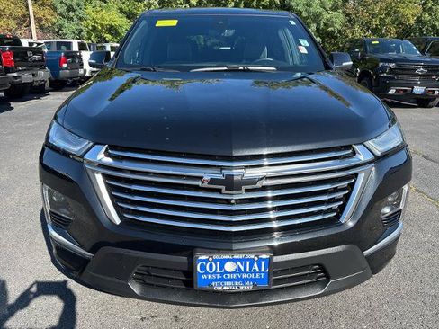 Used 2023 Chevrolet Traverse Premier AWD/4WD image 2
