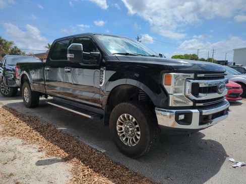 Used 2022 Ford F250 XLT w/ XLT Premium Package AWD/4WD image 2