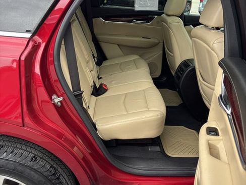 Used 2019 Cadillac XT5 Luxury FWD image 14