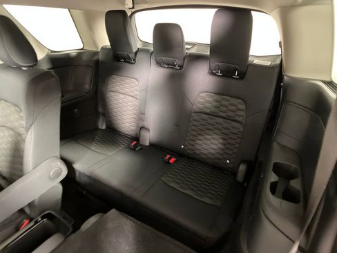 Used 2022 Nissan Pathfinder SV w/ SV Premium Package image 31