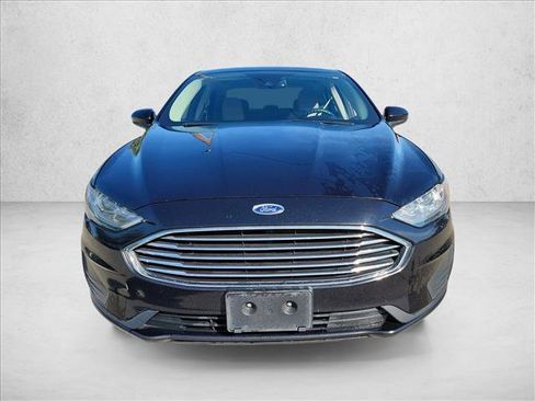 Used 2020 Ford Fusion SE image 2