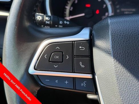 Used 2023 Toyota Highlander XLE AWD/4WD image 21