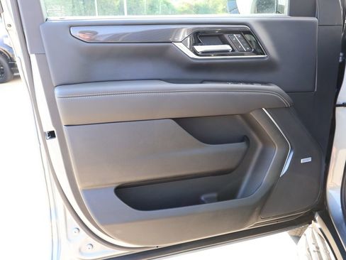 New 2026 GMC Yukon Elevation w/ Elevation Premium Package AWD/4WD image 12