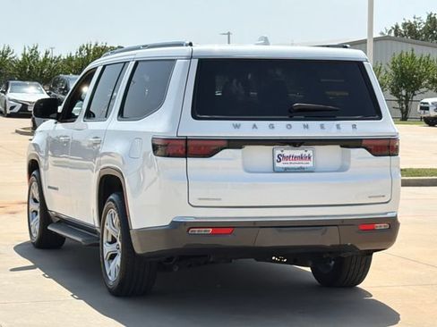 Used 2022 Jeep Wagoneer Series II w/ Rear Seat Video Group 1 AWD/4WD image 5