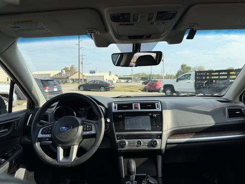 Used 2017 Subaru Outback 2.5i Limited image 17