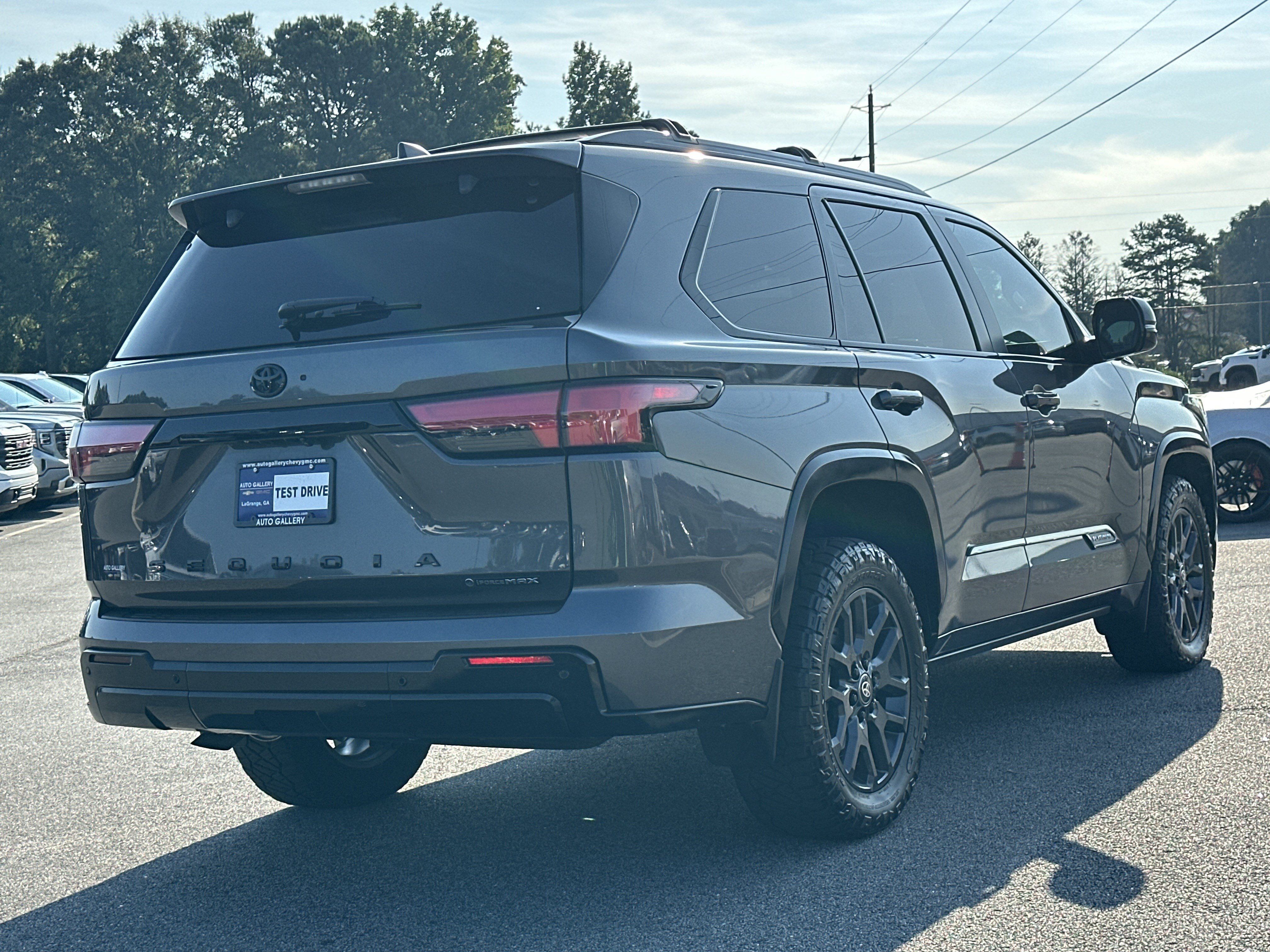Used 2025 Toyota Sequoia Platinum AWD/4WD image 6