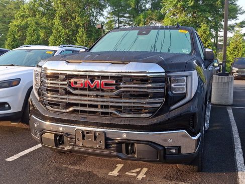 Certified 2023 GMC Sierra 1500 SLT w/ SLT Premium Plus Package AWD/4WD image 2