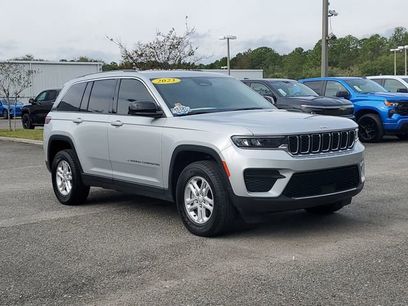Used 2023 Jeep Grand Cherokee Laredo