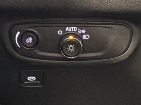 Used 2024 GMC Terrain SLE w/ Driver Convenience Package FWD image 41