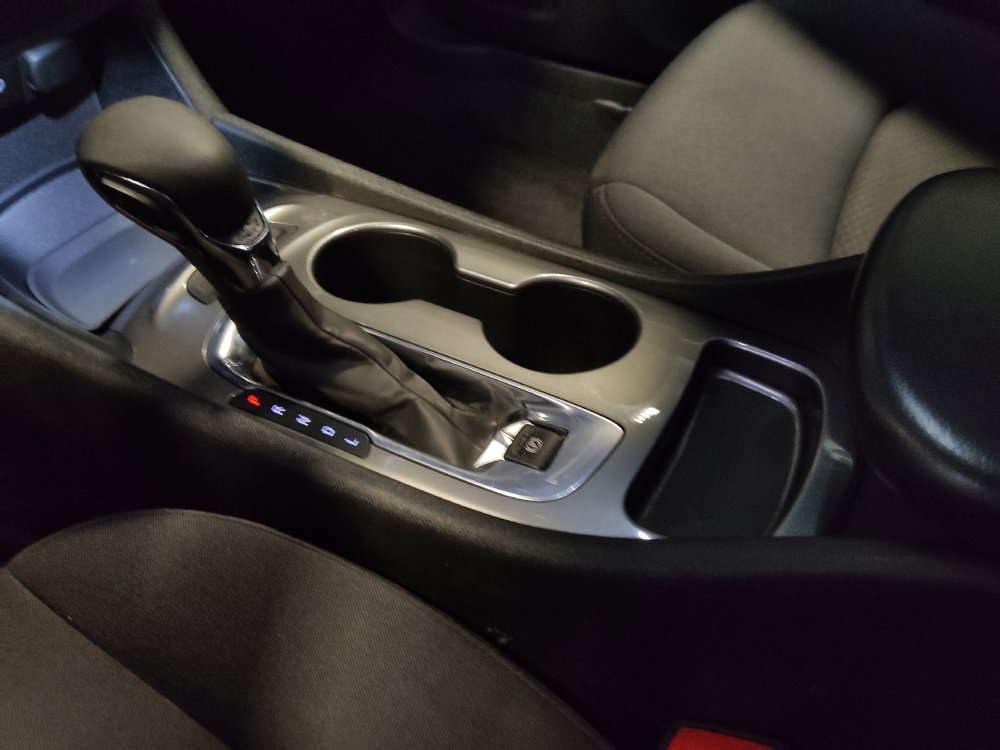 Used 2023 Chevrolet Malibu LS FWD image 26