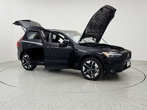 New 2026 Volvo XC60 B5 Plus w/ Climate Package image 10