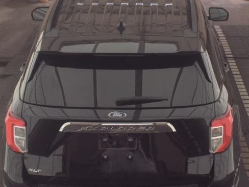 Used 2023 Ford Explorer XLT w/ Equipment Group 202A RWD image 4
