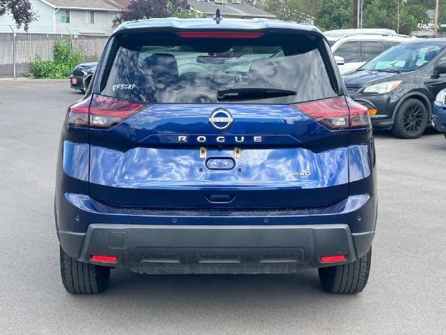 Used 2025 Nissan Rogue SV AWD/4WD image 6