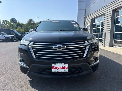 Used 2023 Chevrolet Traverse Premier AWD/4WD image 2