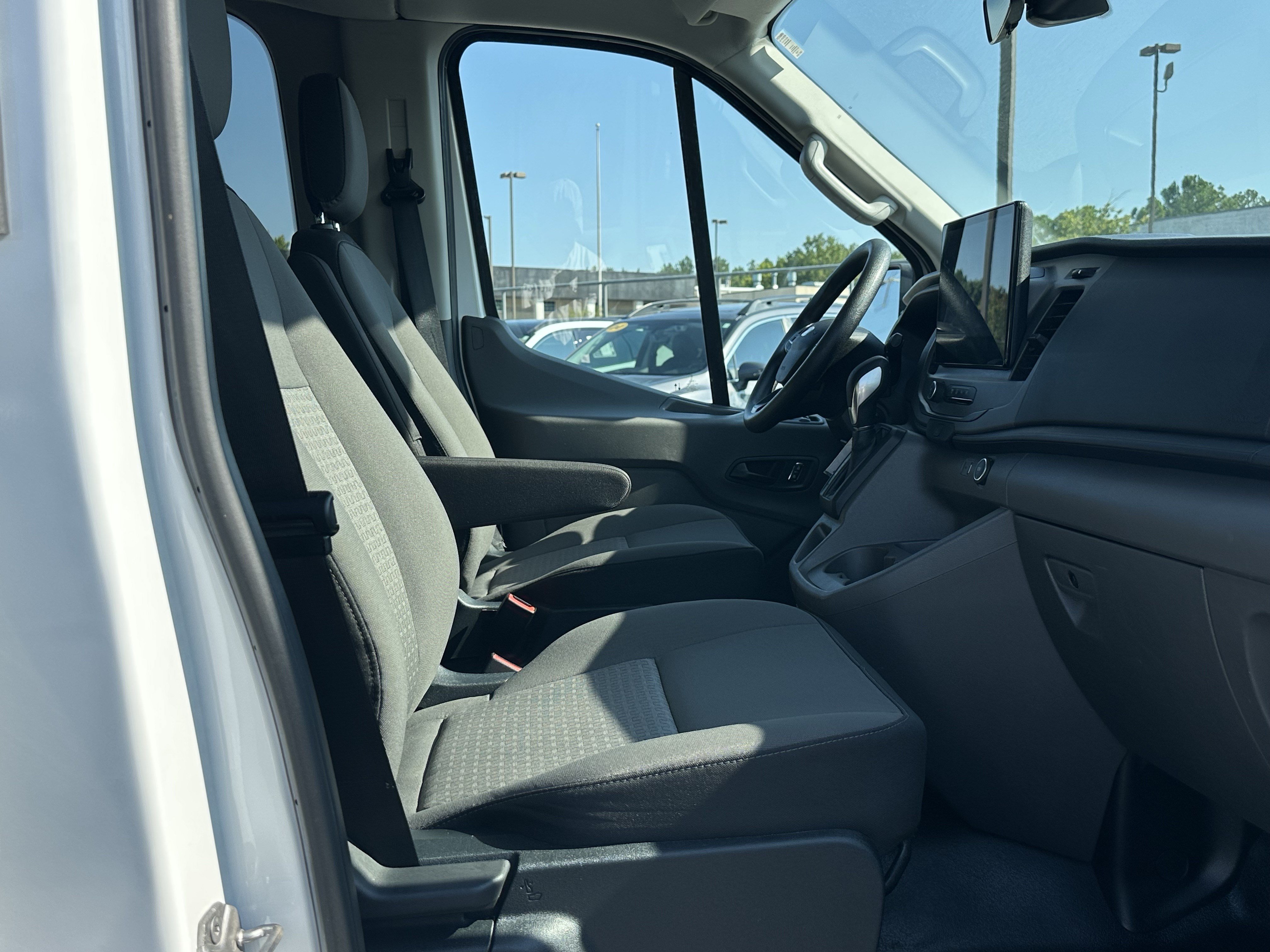 Used 2022 Ford Transit 350 XLT RWD image 13