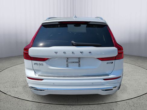 Used 2022 Volvo XC60 B5 Inscription w/ Advanced Package AWD/4WD image 4