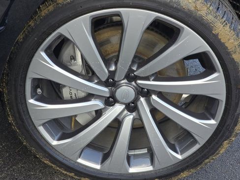 New 2025 Land Rover Range Rover Long Wheelbase SE AWD/4WD image 29