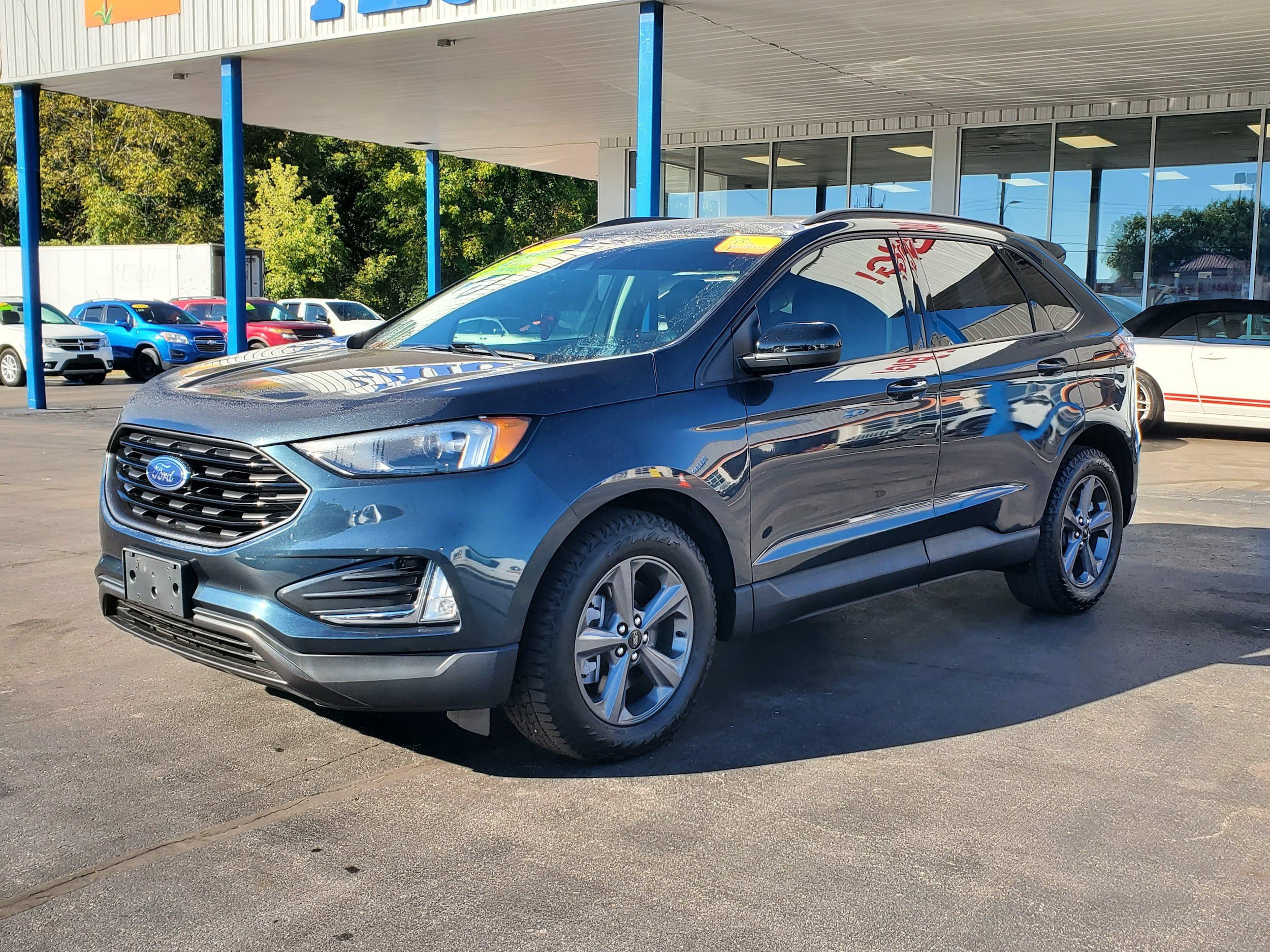 Used 2024 Ford Edge SEL w/ Sport Appearance Package AWD/4WD image 2