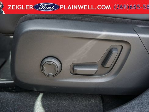 Used 2023 Volvo C40 P8 Recharge Plus AWD/4WD image 19