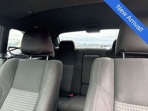 Used 2018 Dodge Challenger R/T RWD image 10