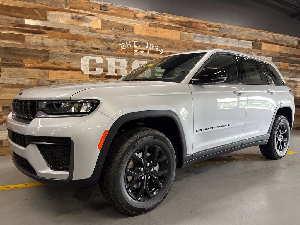 New 2026 Jeep Grand Cherokee Altitude AWD/4WD image 12
