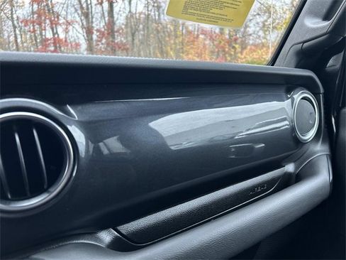 Used 2021 Jeep Wrangler Unlimited Sahara image 31