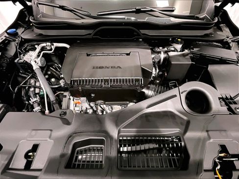 Used 2025 Honda Pilot TrailSport image 31