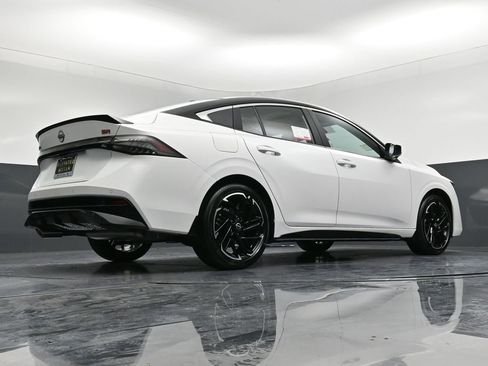 New 2026 Nissan Sentra SR w/ SR Premium Package FWD image 30