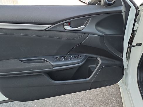 Used 2018 Honda Civic EX image 10