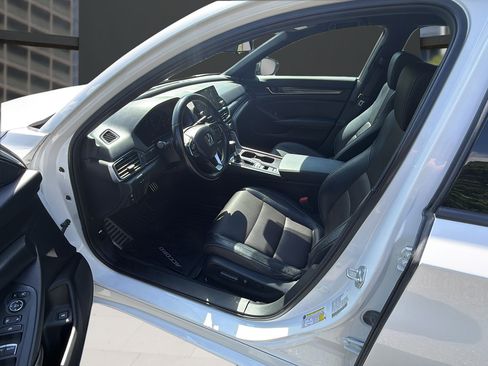 Used 2022 Honda Accord Sport image 9