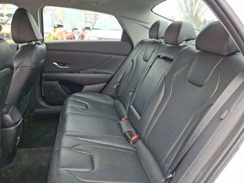 Used 2024 Hyundai Elantra Limited image 20