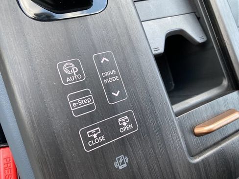 Used 2024 Nissan Ariya AWD image 19