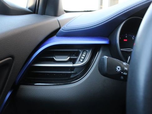 Used 2021 Toyota C-HR XLE FWD image 8