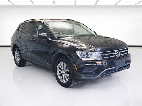 Used 2020 Volkswagen Tiguan S image 3