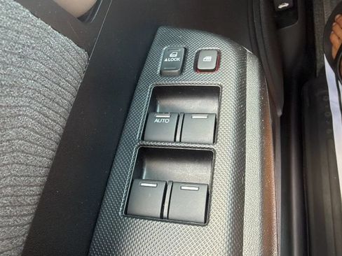 Used 2014 Honda Insight EX image 35